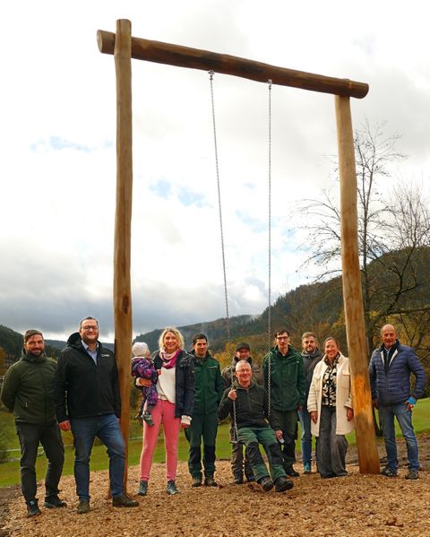 Die neue Himmelsschaukel im Kurpark Bad Wildbad wurde feierlich eingeweiht.