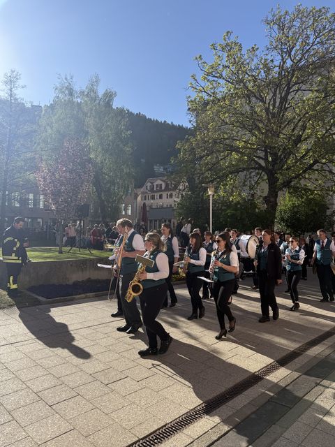 Stadtkapelle Wildbad bei der Maibaumaufstellung 2026