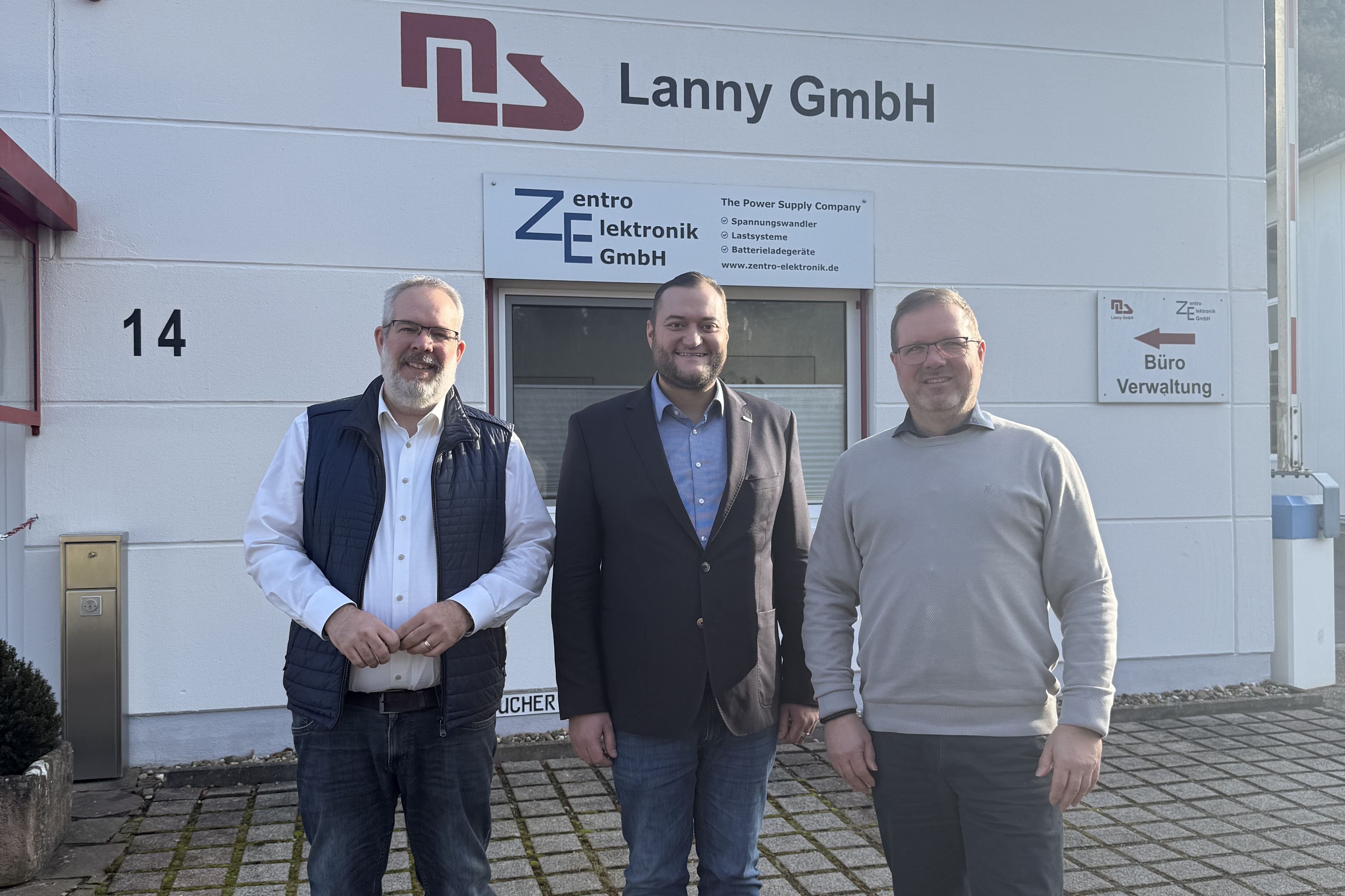 Bürgermeister Gauger mit Geschäftsführer Stefan Jacob (rechts) und Kaufmännischer Leitung Thomas Bindzus (links)