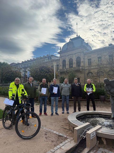Stadtradeln Siegerehrung mit Bürgermeister Marco Gauger am Rossini Brunnen 