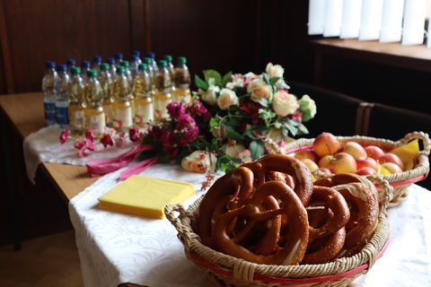 Vorbereitungen für das Kinderferienprogramm im Rathaus