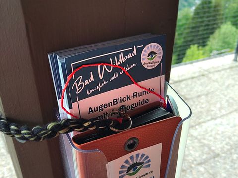Das Gästebuch beim AugenBlick auf der Aussichtsterrasse der Sommerbergbahn wartet auf Ihren Eintrag.